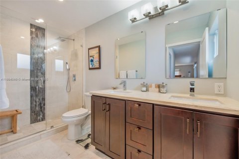 Villa ou maison à louer à Miami, Floride: 3 chambres, 150.13 m2 № 1945995 - photo 8