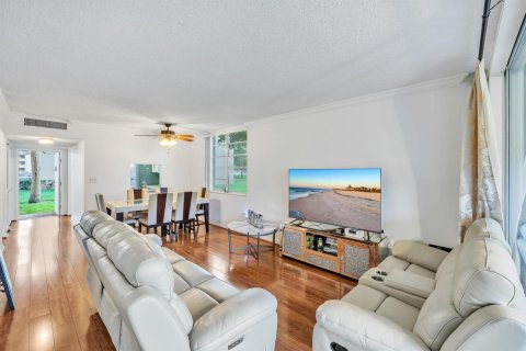 Copropriété à vendre à Tamarac, Floride: 2 chambres, 99.41 m2 № 2182807 - photo 9