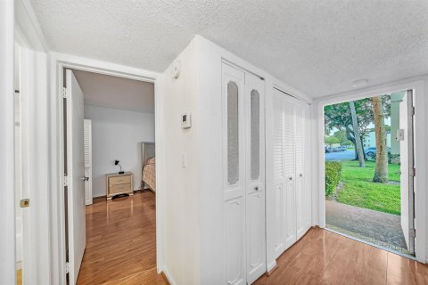 Copropriété à vendre à Tamarac, Floride: 2 chambres, 99.41 m2 № 2182807 - photo 2