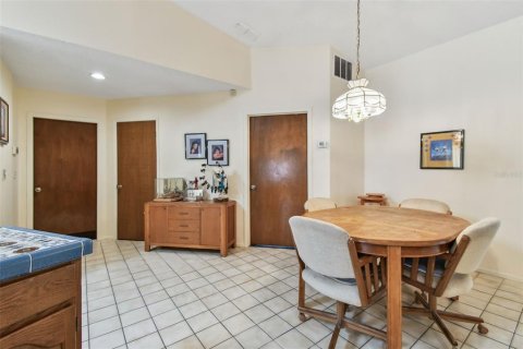 House in Largo, Florida 3 bedrooms, 252.42 sq.m. № 1795020 - photo 30