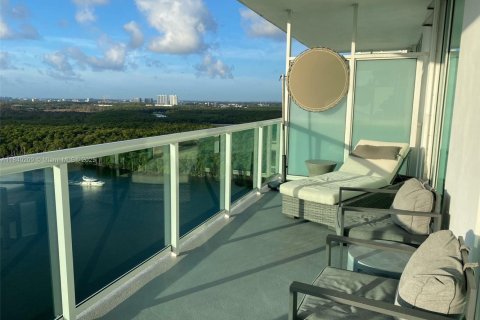 Купить кондоминиум в Санни-Айлс-Бич, Флорида 3 спальни, 144.28м2, № 1957729 - фото 1