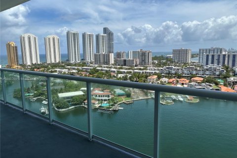 Купить кондоминиум в Санни-Айлс-Бич, Флорида 3 спальни, 144.28м2, № 1957729 - фото 3