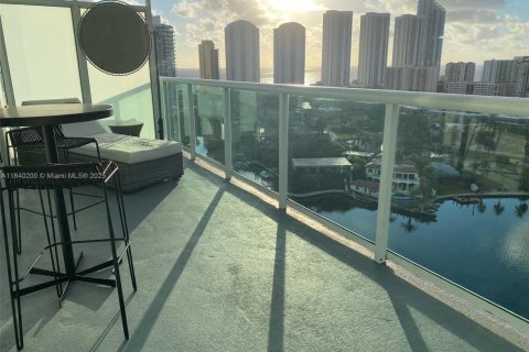 Купить кондоминиум в Санни-Айлс-Бич, Флорида 3 спальни, 144.28м2, № 1957729 - фото 11