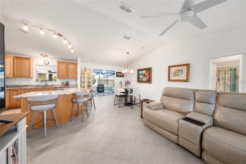 Villa ou maison à vendre à The Villages, Floride: 3 chambres, 141.86 m2 № 2214333 - photo 8