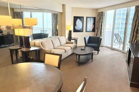 Купить кондоминиум в Санни-Айлс-Бич, Флорида 1 спальня, 89.19м2, № 2054093 - фото 2