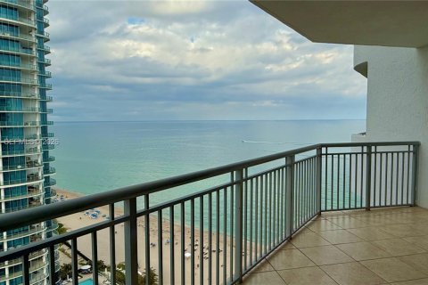 Купить кондоминиум в Санни-Айлс-Бич, Флорида 1 спальня, 89.19м2, № 2054093 - фото 20