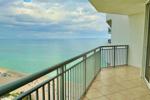 Купить кондоминиум в Санни-Айлс-Бич, Флорида 1 спальня, 89.19м2, № 2054093 - фото 21