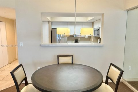 Купить кондоминиум в Санни-Айлс-Бич, Флорида 1 спальня, 89.19м2, № 2054093 - фото 15