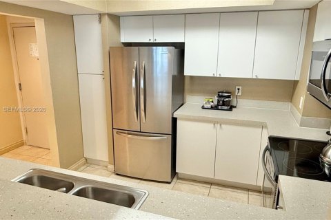 Купить кондоминиум в Санни-Айлс-Бич, Флорида 1 спальня, 89.19м2, № 2054093 - фото 13