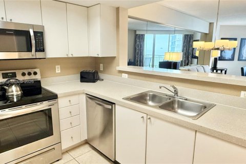 Купить кондоминиум в Санни-Айлс-Бич, Флорида 1 спальня, 89.19м2, № 2054093 - фото 8