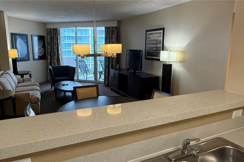 Купить кондоминиум в Санни-Айлс-Бич, Флорида 1 спальня, 89.19м2, № 2054093 - фото 11