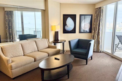 Купить кондоминиум в Санни-Айлс-Бич, Флорида 1 спальня, 89.19м2, № 2054093 - фото 3