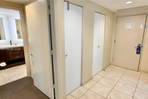 Купить кондоминиум в Санни-Айлс-Бич, Флорида 1 спальня, 89.19м2, № 2054093 - фото 23