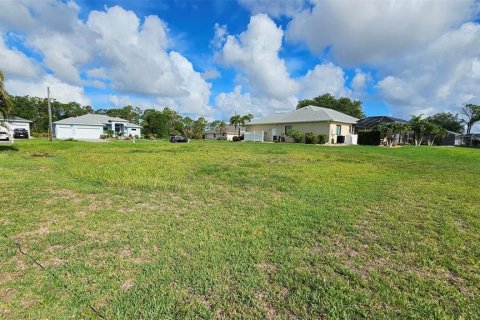Terreno en venta en Rotonda, Florida № 2101409 - foto 6