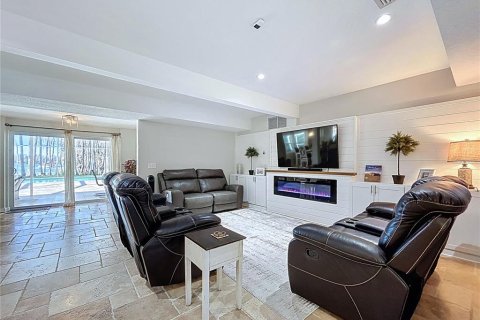 Villa ou maison à vendre à Land O' Lakes, Floride: 5 chambres, 310.2 m2 № 2142299 - photo 5
