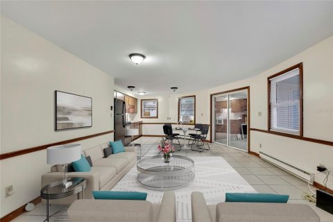 House in Hudson, Florida 2 bedrooms, 86.4 sq.m. № 2122310 - photo 4
