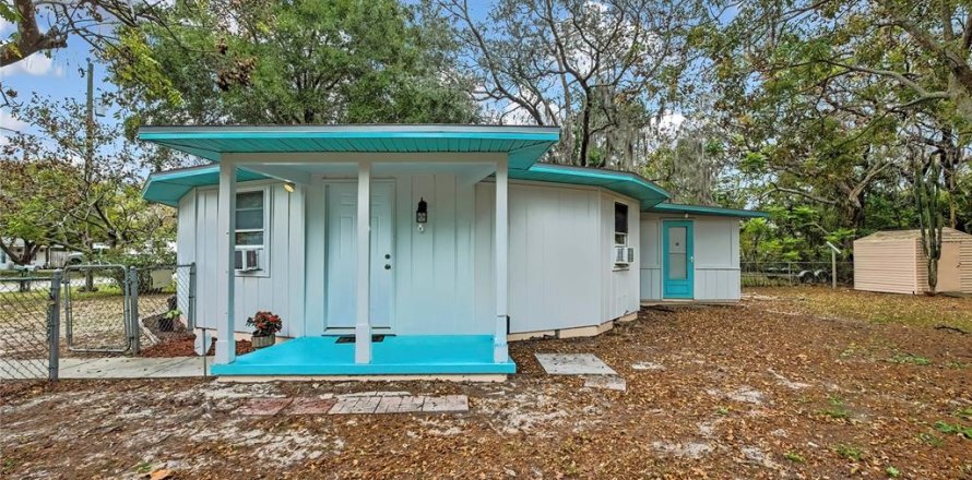 House in Hudson, Florida 2 bedrooms, 86.4 sq.m. № 2122310
