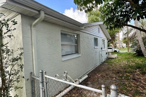 Casa en venta en Port Richey, Florida, 2 dormitorios, 114.08 m2 № 1743228 - foto 21