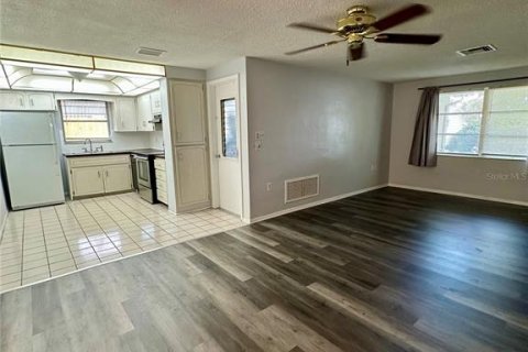 Casa en venta en Port Richey, Florida, 2 dormitorios, 114.08 m2 № 1743228 - foto 3