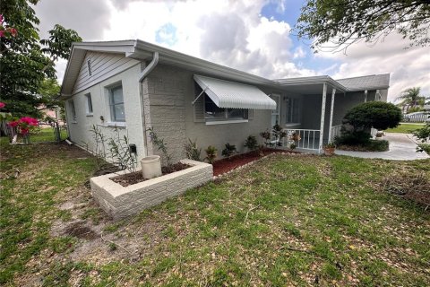Casa en venta en Port Richey, Florida, 2 dormitorios, 114.08 m2 № 1743228 - foto 22