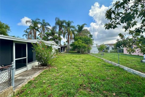 Casa en venta en Port Richey, Florida, 2 dormitorios, 114.08 m2 № 1743228 - foto 18