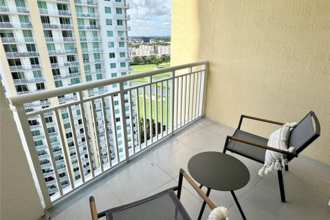 Снять в аренду кондоминиум в Халландейл-Бич, Флорида 2 спальни, 97.73м2, № 1939896 - фото 4