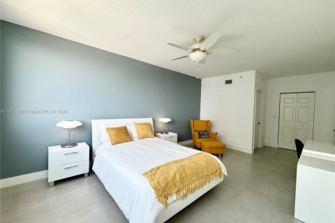 Снять в аренду кондоминиум в Халландейл-Бич, Флорида 2 спальни, 97.73м2, № 1939896 - фото 7