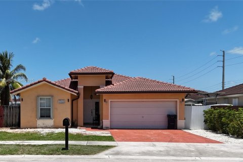 House in Homestead, Florida 3 bedrooms, 145.39 sq.m. № 1836548 - photo 2