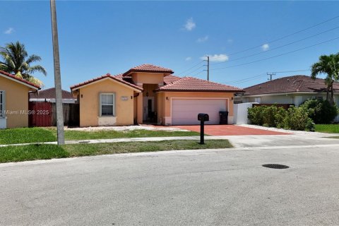 House in Homestead, Florida 3 bedrooms, 145.39 sq.m. № 1836548 - photo 3