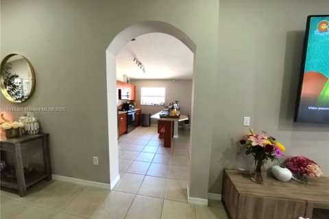 House in Homestead, Florida 3 bedrooms, 145.39 sq.m. № 1836548 - photo 21