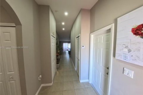 House in Homestead, Florida 3 bedrooms, 145.39 sq.m. № 1836548 - photo 9
