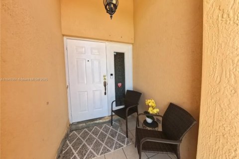 House in Homestead, Florida 3 bedrooms, 145.39 sq.m. № 1836548 - photo 7