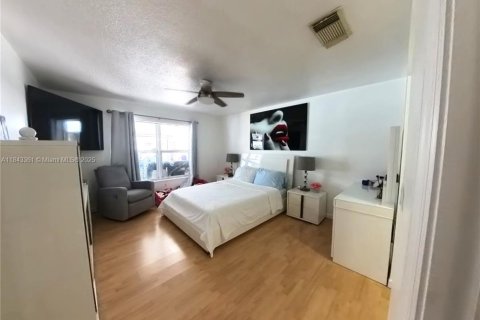 House in Homestead, Florida 3 bedrooms, 145.39 sq.m. № 1836548 - photo 28
