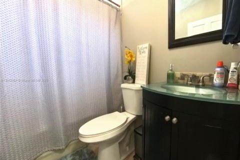 House in Homestead, Florida 3 bedrooms, 145.39 sq.m. № 1836548 - photo 12