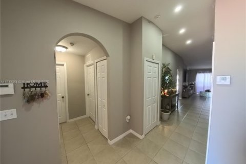 House in Homestead, Florida 3 bedrooms, 145.39 sq.m. № 1836548 - photo 11