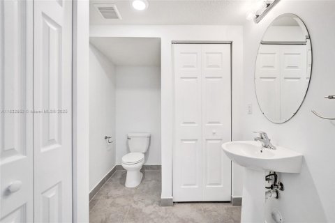 Adosado en alquiler en Davie, Florida, 4 dormitorios, 181.53 m2 № 1891866 - foto 12