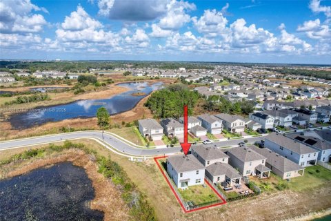 Casa en venta en Davenport, Florida, 4 dormitorios № 2061437 - foto 11