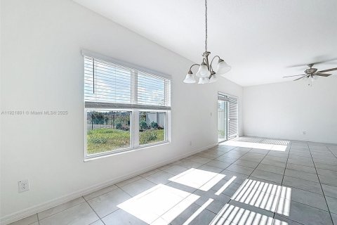 Casa en venta en Davenport, Florida, 4 dormitorios № 2061437 - foto 27
