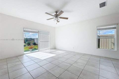 Casa en venta en Davenport, Florida, 4 dormitorios № 2061437 - foto 21