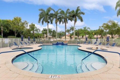House in Boynton Beach, Florida 2 bedrooms, 157.19 sq.m. № 1155929 - photo 1