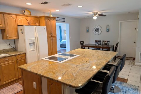 House in Sarasota, Florida 3 bedrooms, 135.64 sq.m. № 1803376 - photo 7