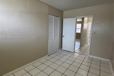 Apartment in Hollywood, Florida 1 bedroom, 405.61 sq.m. № 1950742 - photo 9