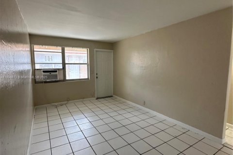 Apartment in Hollywood, Florida 1 bedroom, 405.61 sq.m. № 1950742 - photo 6