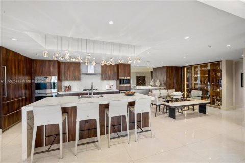 Купить кондоминиум в Форт-Лодердейл, Флорида 3 спальни, 225.01м2, № 1948194 - фото 25