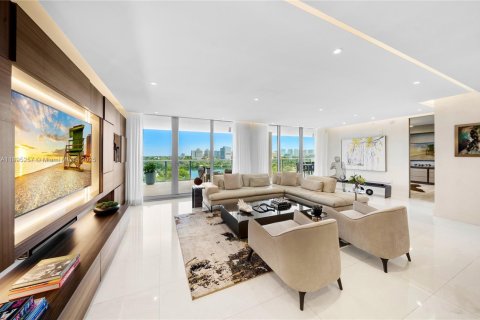 Купить кондоминиум в Форт-Лодердейл, Флорида 3 спальни, 225.01м2, № 1948194 - фото 24