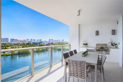 Купить кондоминиум в Форт-Лодердейл, Флорида 3 спальни, 225.01м2, № 1948194 - фото 10