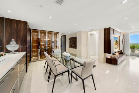 Купить кондоминиум в Форт-Лодердейл, Флорида 3 спальни, 225.01м2, № 1948194 - фото 29