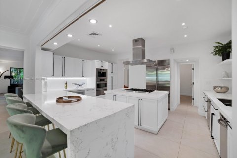 Купить виллу или дом в Майами-Бич, Флорида 5 спален, 379.41м2, № 1970689 - фото 14