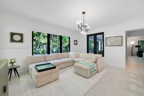 Купить виллу или дом в Майами-Бич, Флорида 5 спален, 379.41м2, № 1970689 - фото 12