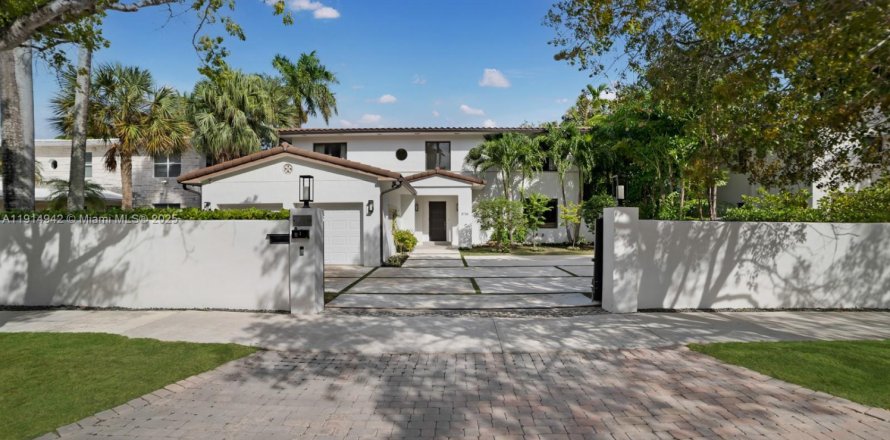 Дом в Майами-Бич, Флорида 5 спален, 379.41м2 № 1970689